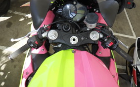 YAMAHA YZF-R1 RN24J