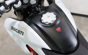 DUCATI HYPERMOTARD 939 2016 BA01