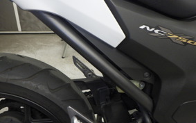 HONDA NC750X 2015 RC72