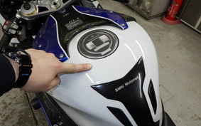 BMW HP4 2014