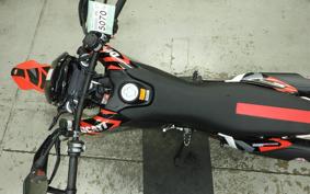 DUCATI HYPERMOTARD 698 2025
