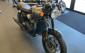 TRIUMPH  TRIUMPH  BONNEVILLE T120 BLACK  2025 D1BH26