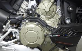 DUCATI STREETFIGHTER V4 S 2021