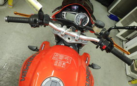 TRIUMPH STREET TRIPLE R 2011