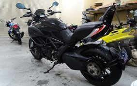 DUCATI DIAVEL 2011 ZDMG100ABBB