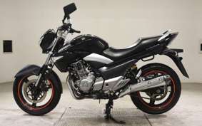 SUZUKI GSR250