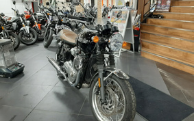 TRIUMPH TRIUMPH  BONNEVILLE T120 2022 DAD75H