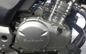 SUZUKI GSR250
