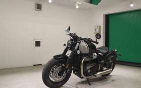 TRIUMPH BONNEVILLE BOBBER 2025