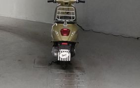 VESPA PRIMA BEIGE RA125 ..