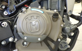 HUSQVARNA SVARTPILEN 401 2019