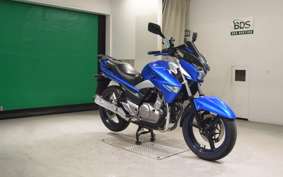 SUZUKI GSR250 2014