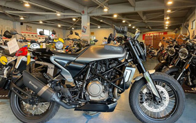 HUSQVARNA SVARTPILEN7 2019