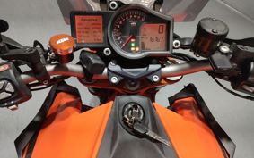 KTM 1290 SUPER  DUKE R 2015 V3940