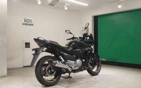 SUZUKI GSR250F 2011