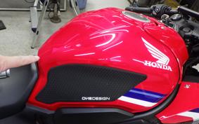 HONDA CBR650R E-Clutch 2025 RH17