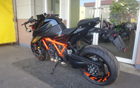 KTM 1290 SUPER DUKE R 2022 V3940