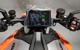 KTM 1290 SUPER  DUKE R V3940