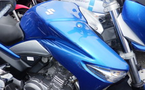 SUZUKI GSR250