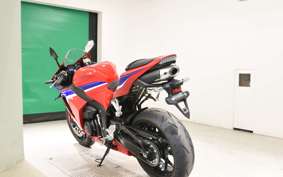 HONDA CBR600RR 2025 PC40