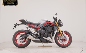 TRIUMPH STREET TRIPLE RX 2026