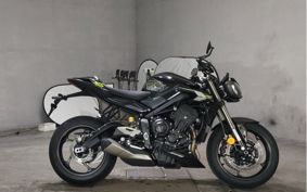 TRIUMPH STREET TRIPLE RS 2025 HDA614