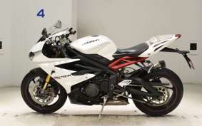 TRIUMPH DAYTONA 675 R