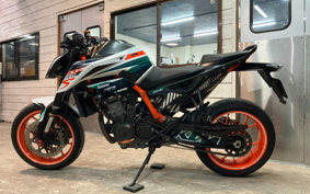 KTM 890 DUKE R 2021 TU940