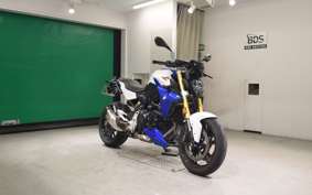 BMW F900R 2023