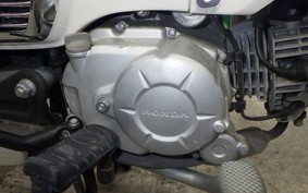 HONDA ｸﾛｽｶﾌﾞ50 2004 AA06