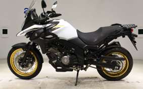 SUZUKI Vｽﾄﾛｰﾑ650XTA 2023 C733M