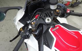 YAMAHA YZF-R1 2022 RN65J