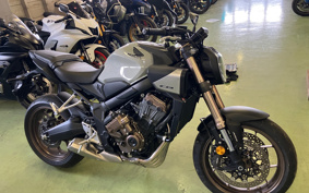 HONDA CB650R E-Clutch 2024 RH17