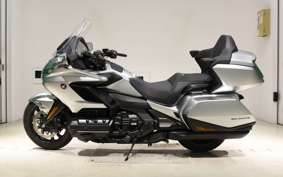 HONDA GL 1800 GOLD WING TOUR DCT 2025