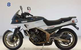 YAMAHA FZ250