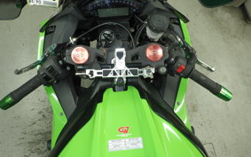 KAWASAKI ZX 10 NINJA R 2015