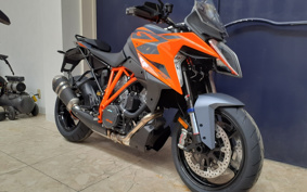 KTM 1290 SUPER DUKE GT V6940