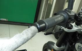 HUSQVARNA SVARTPILEN 125 2023