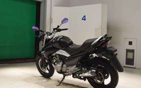 SUZUKI GSR250 2015