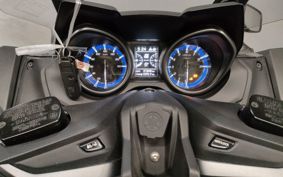 YAMAHA T-MAX 560 SJ19J