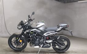 TRIUMPH TRIUMPH STREET TRIPLE R HDA604
