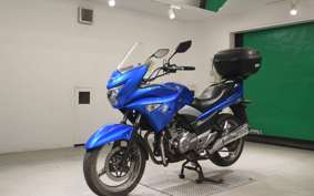 SUZUKI GSR250S