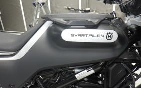 HUSQVARNA SVARTPILEN 250