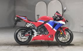 HONDA CBR600RR 2021 PC40