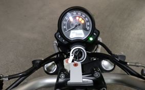 TRIUMPH STREET SCRAMBLER DAD78G