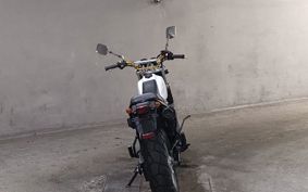YAMAHA TW225 DG09J