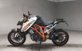 KTM 1290 SUPER DUKE R 2015 V3940