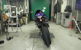 YAMAHA YZF-R1 2005