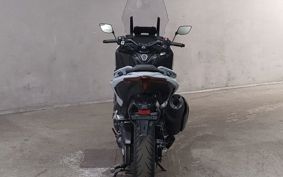 YAMAHA T-MAX 560 SJ21J