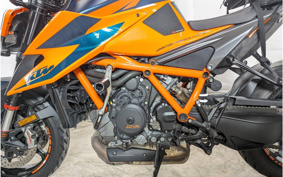 KTM 1290SUPER DUKE 2021 V3940